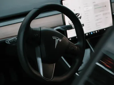 Tesla Model 3 Long Range steering wheel